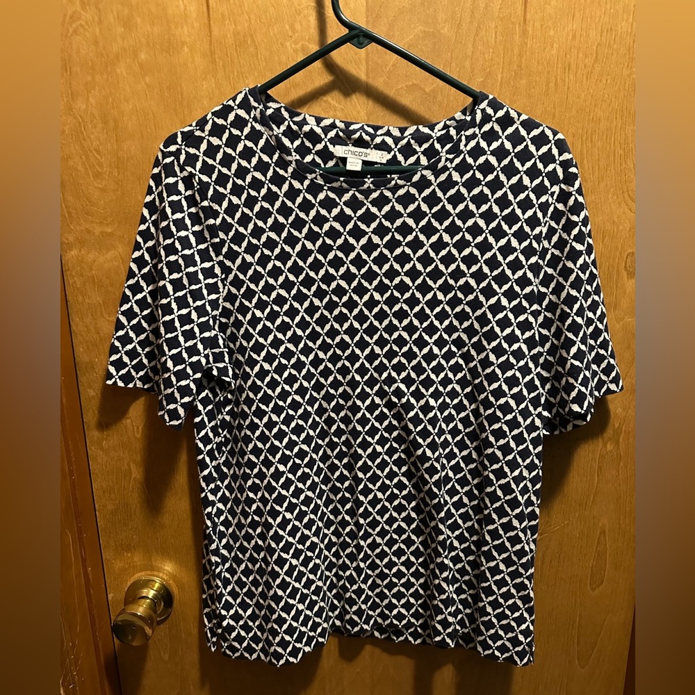 Chico's Black and White Patterned Short Sleeve Top Size L